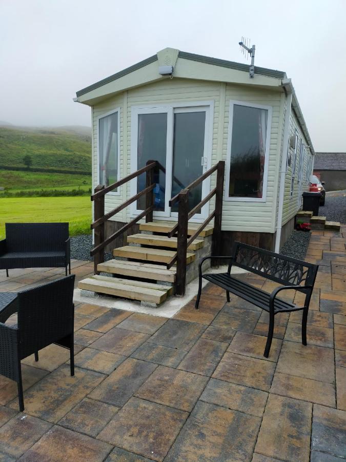 Slieve Croob Cosy CaravanFinnis エクステリア 写真